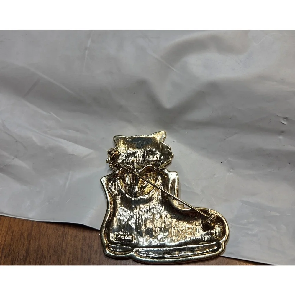 Vtg AJC Gold Tone Cat in‎ Boot Pin Brooch Whimsical Cute Animal Jewelry Gift
